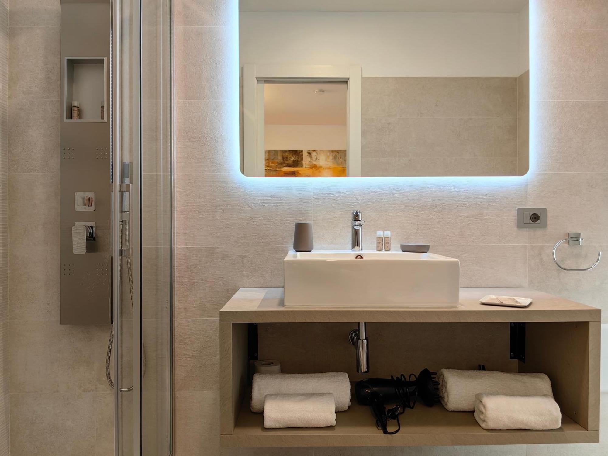 Galleria Roma Art Guesthouse أوريستانو المظهر الخارجي الصورة