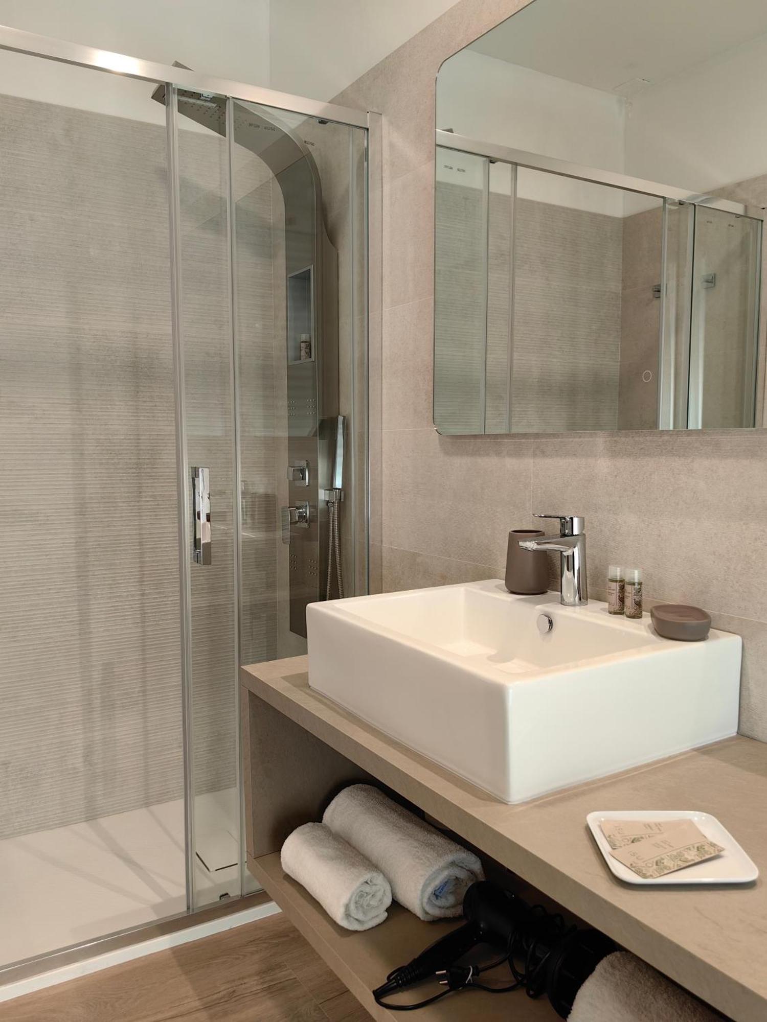 Galleria Roma Art Guesthouse أوريستانو المظهر الخارجي الصورة